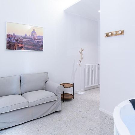 White Home Suite And Rooms Rome Bagian luar foto