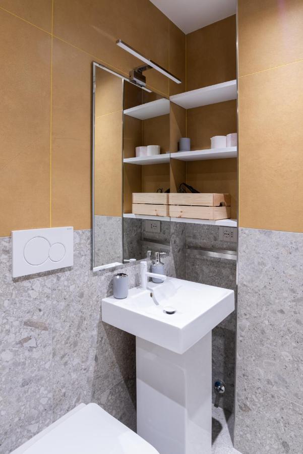 White Home Suite And Rooms Rome Bagian luar foto