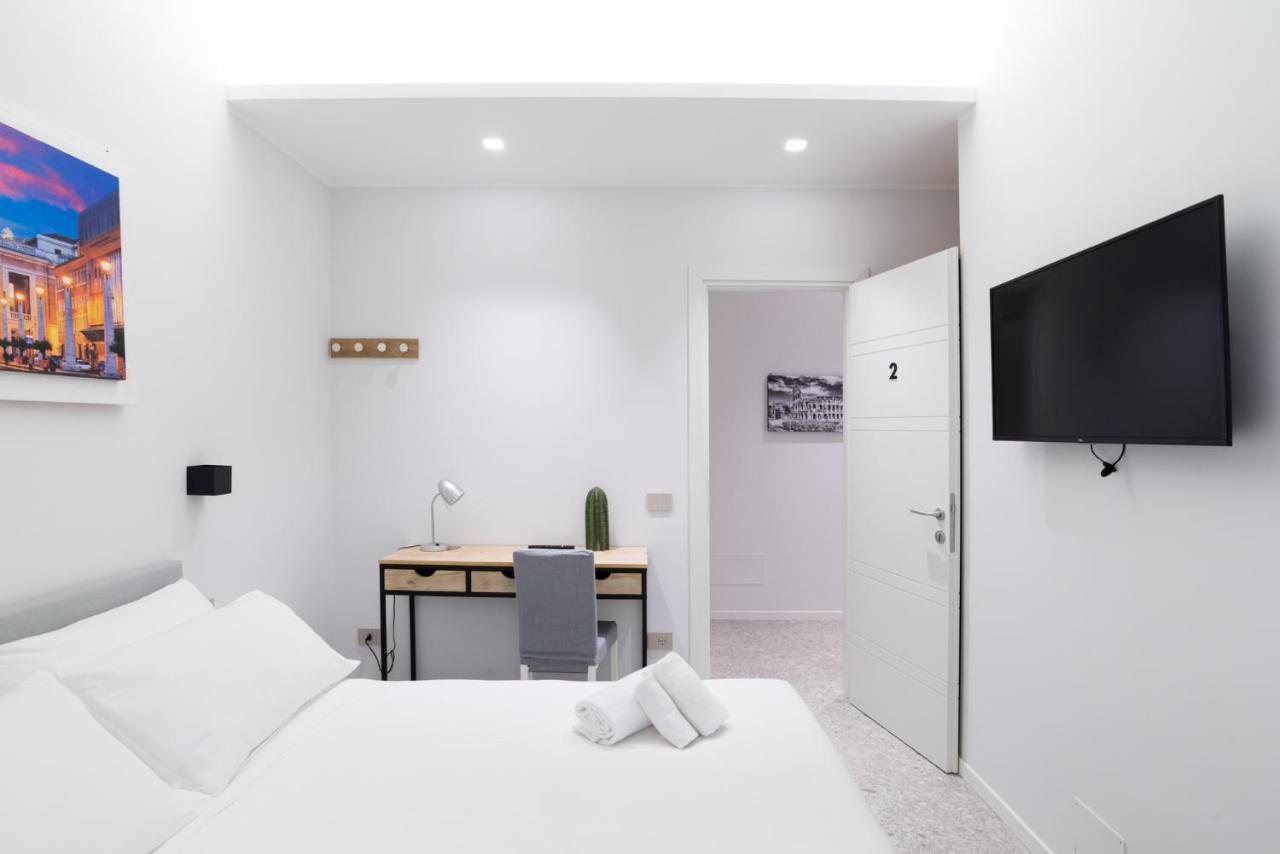 White Home Suite And Rooms Rome Bagian luar foto