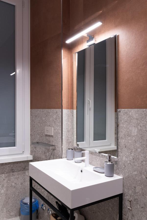 White Home Suite And Rooms Rome Bagian luar foto